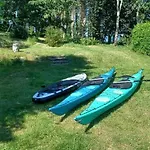Modern House With Kayaks Near Mols Bjerge بيت للعطل Knebel